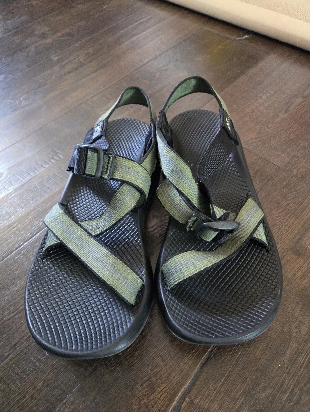 Mens Chaco M Z/Cloud Sandals in Olive Green and Black Size 11